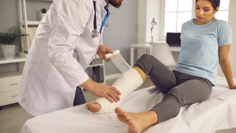 Read more about the article <h1>When Should You Contact a Bone Fracture Lawyer?</h1>