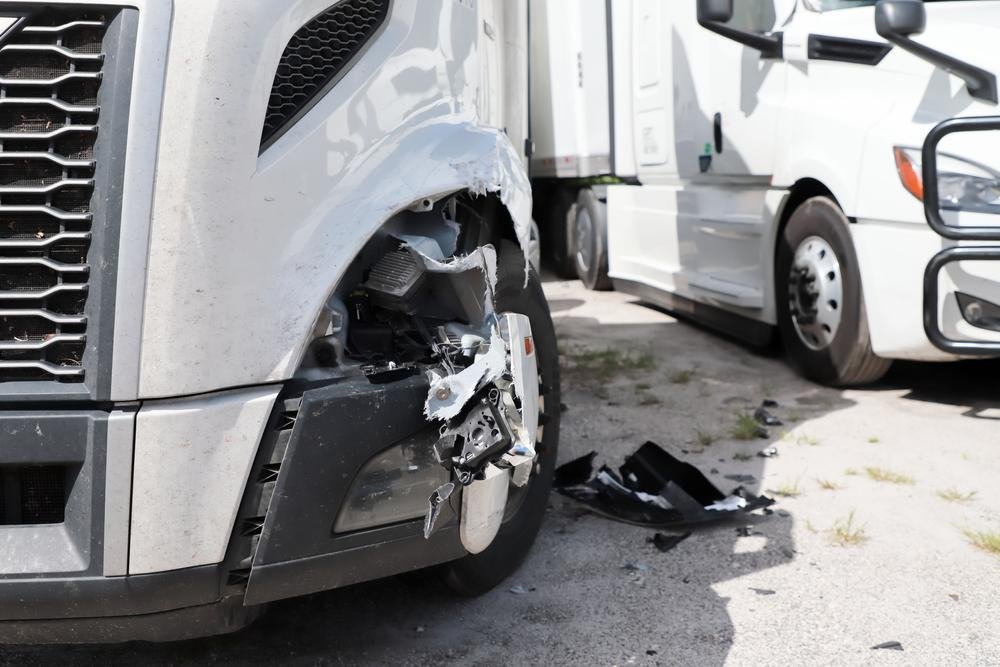 Read more about the article Defending Your Rights: The Role of a Commercial Vehicle Damage Lawyer in New York