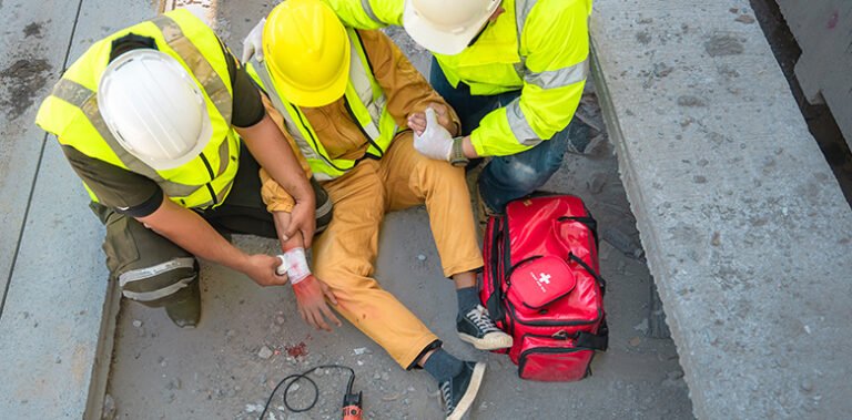 Read more about the article <h1>What to Do If You’re Injured by Falling Objects on a Worksite</h1>