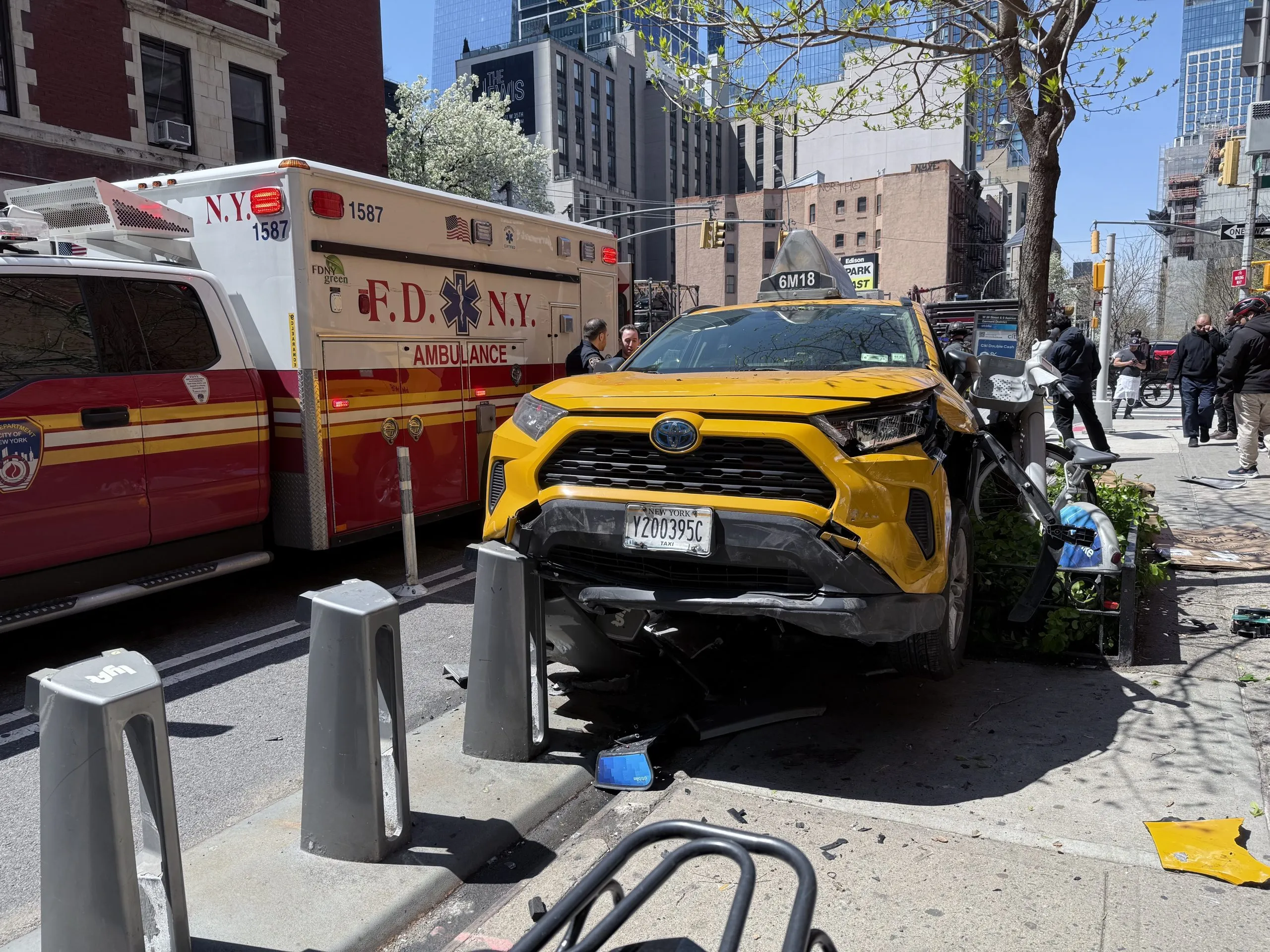 You are currently viewing <h1>Taxi Accidents Involving Elderly Passengers in New York: Legal Considerations</h1>